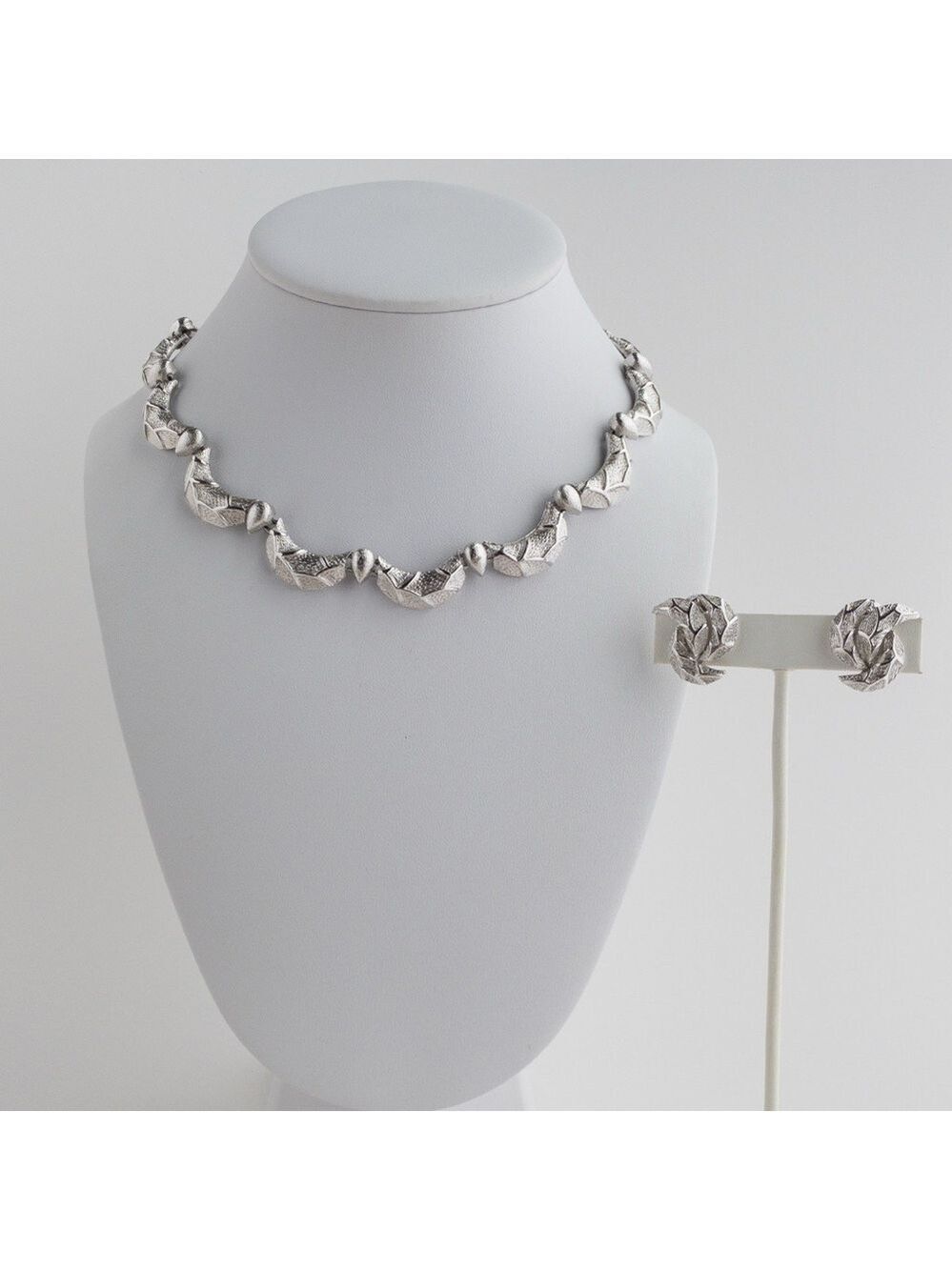 Vintage Coro Choker Necklace and Earring Jewelry Set Textured Silver Tone